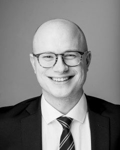 Advokat Fredrik Aasen Advokat Fredrik Aasen